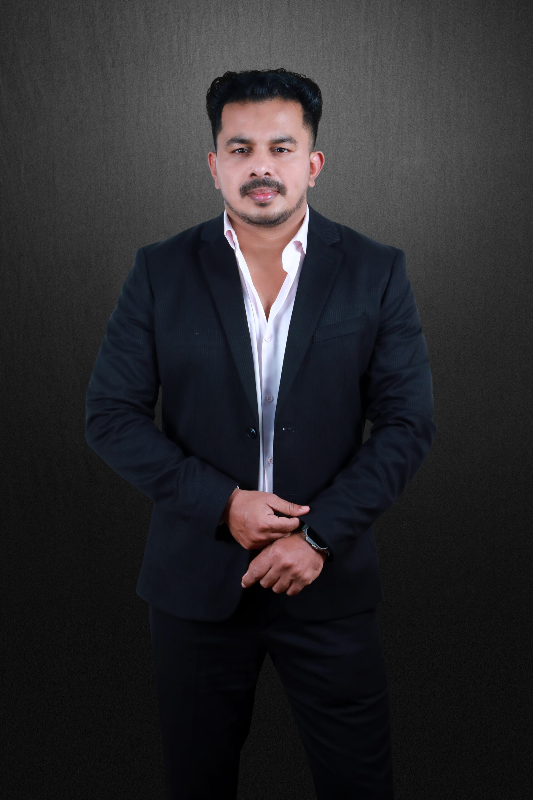 Dr. Salman Thakur